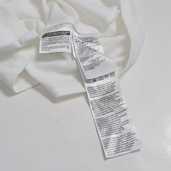 Levi's White and Red Fitted Short Sleeve T-Shirt - Picture 5 of 9